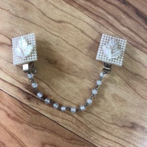 1920’s Sweater Clip